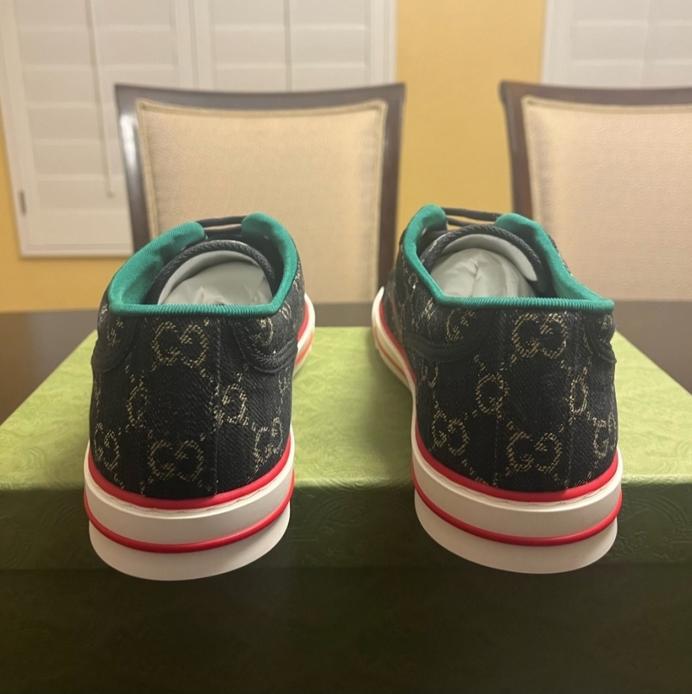 Gucci 1977 size 12 black
